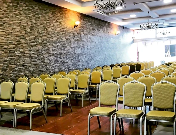Կոնֆերանս սրահ