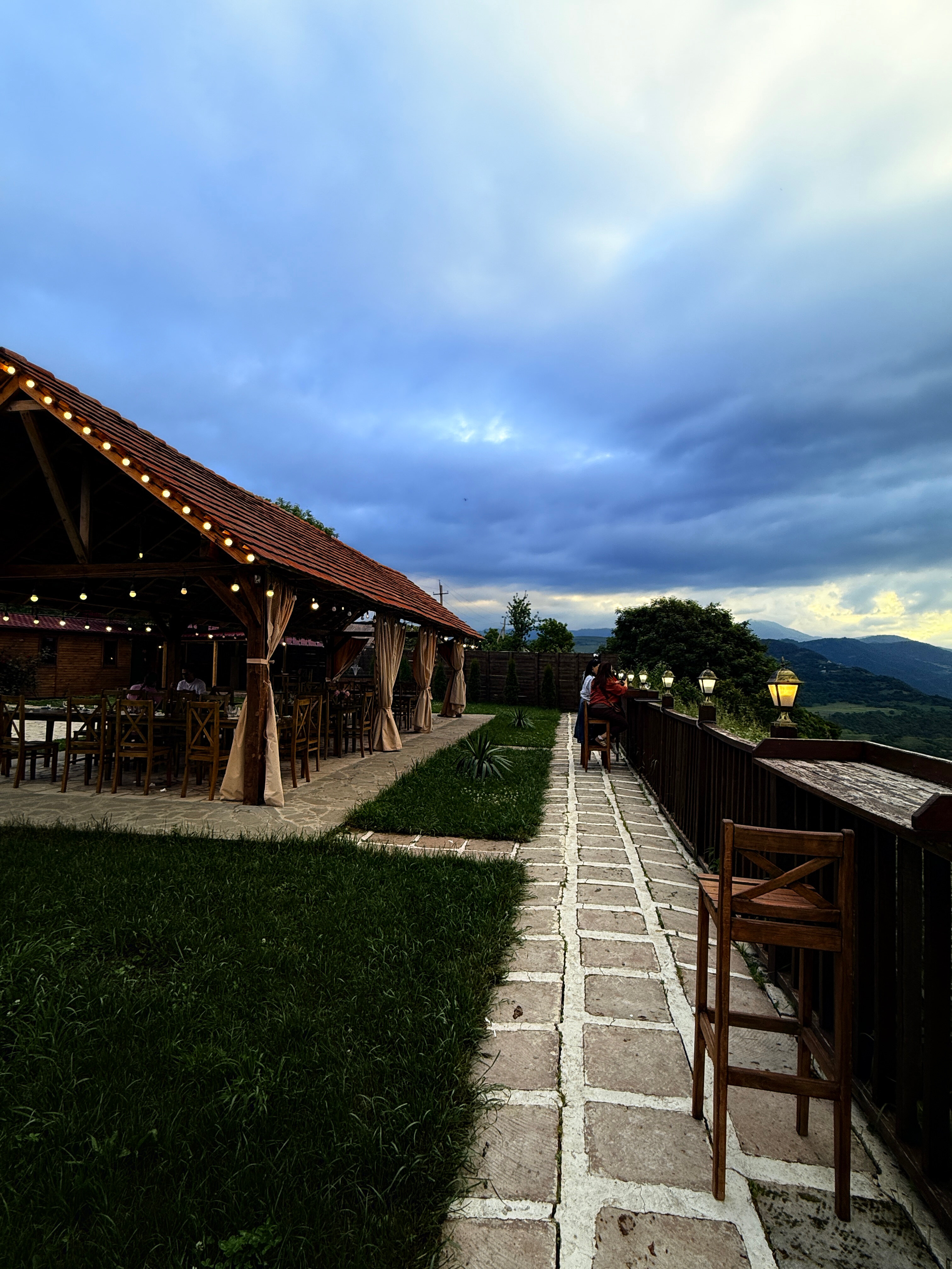 Ձորենի ռեստորան