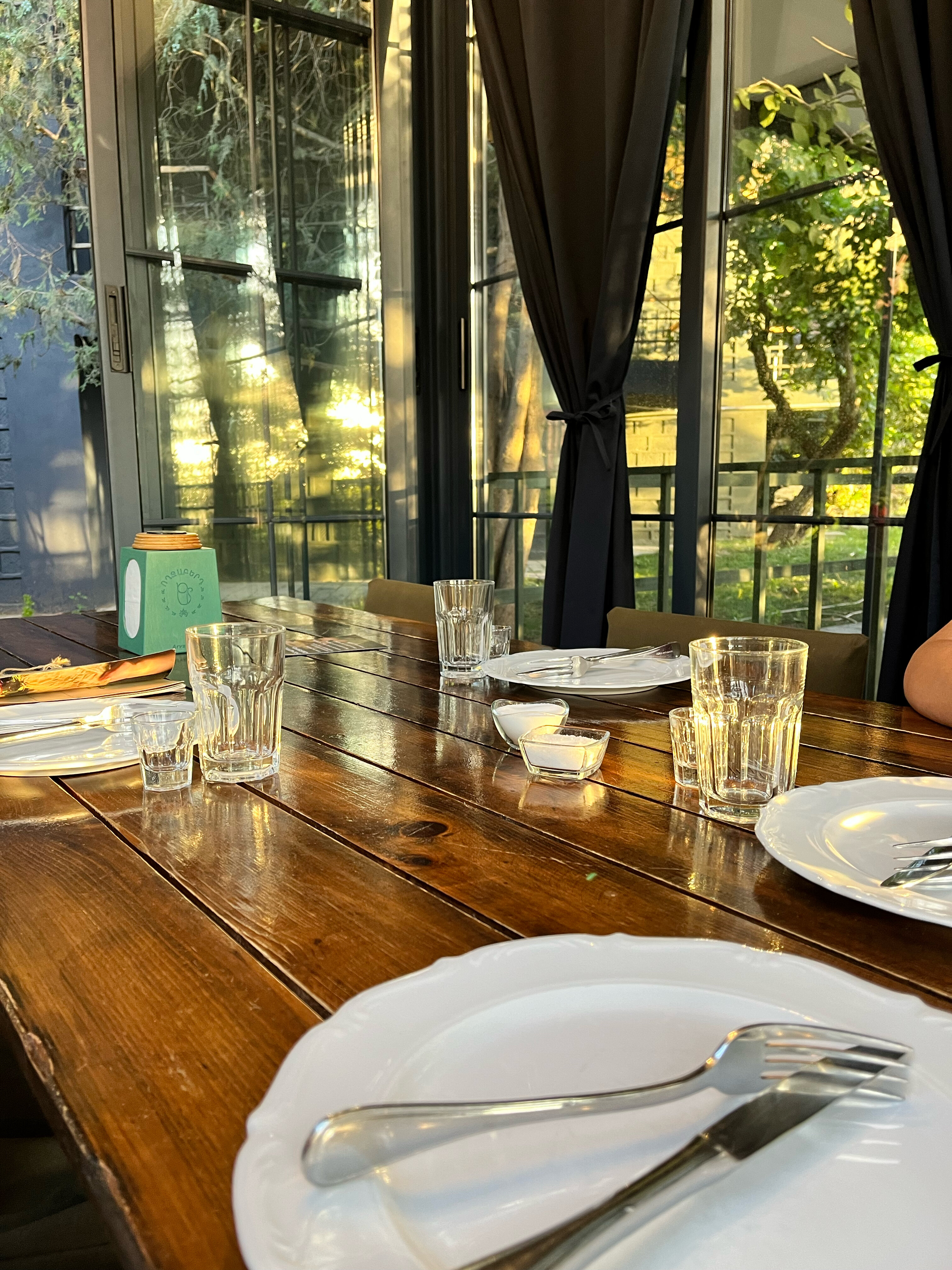 Voghjaberd Restaurant