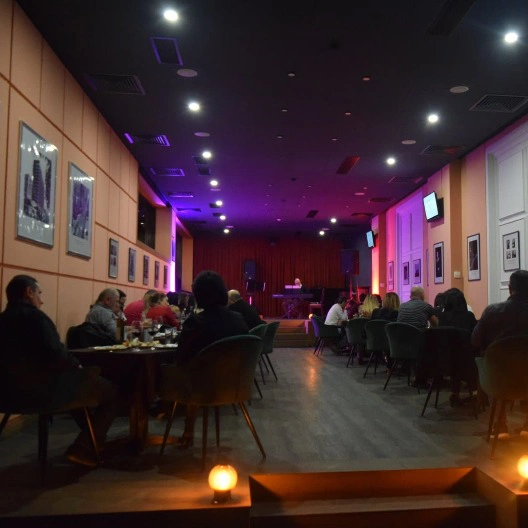 Hin Ani Music Hall