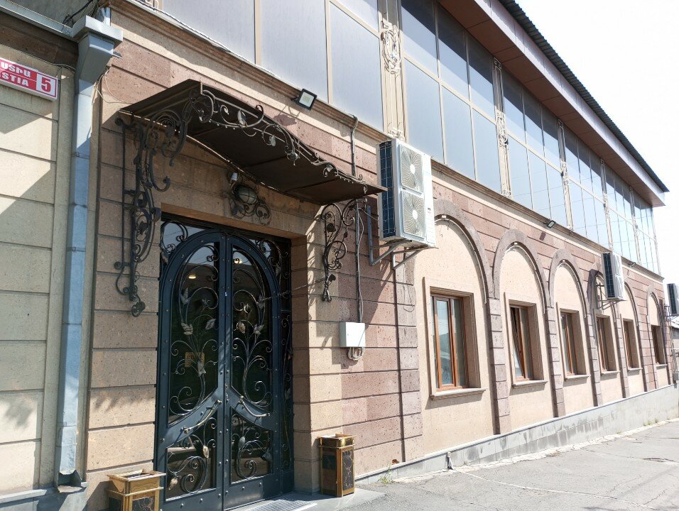 Maxima Restaurant Complex