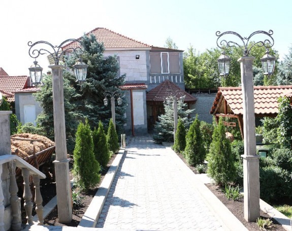 Partez Restaurant & Hotel